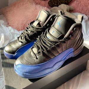 Jordan 12 grade school size 6.5Y